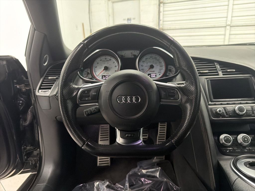 Used 2011 Audi R8 V10 image 18