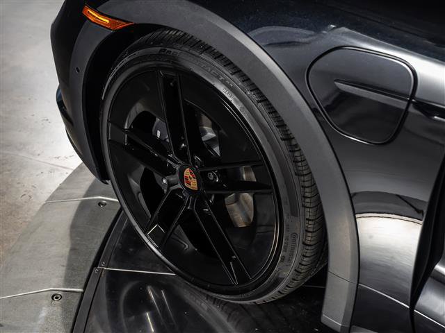 Used 2025 Porsche Taycan 4 Cross Turismo image 15