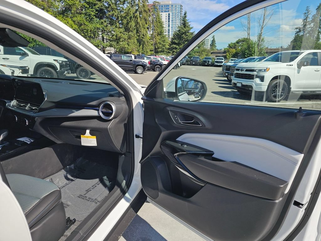 New 2026 Chevrolet Trax LT w/ Driver Confidence Package FWD image 12