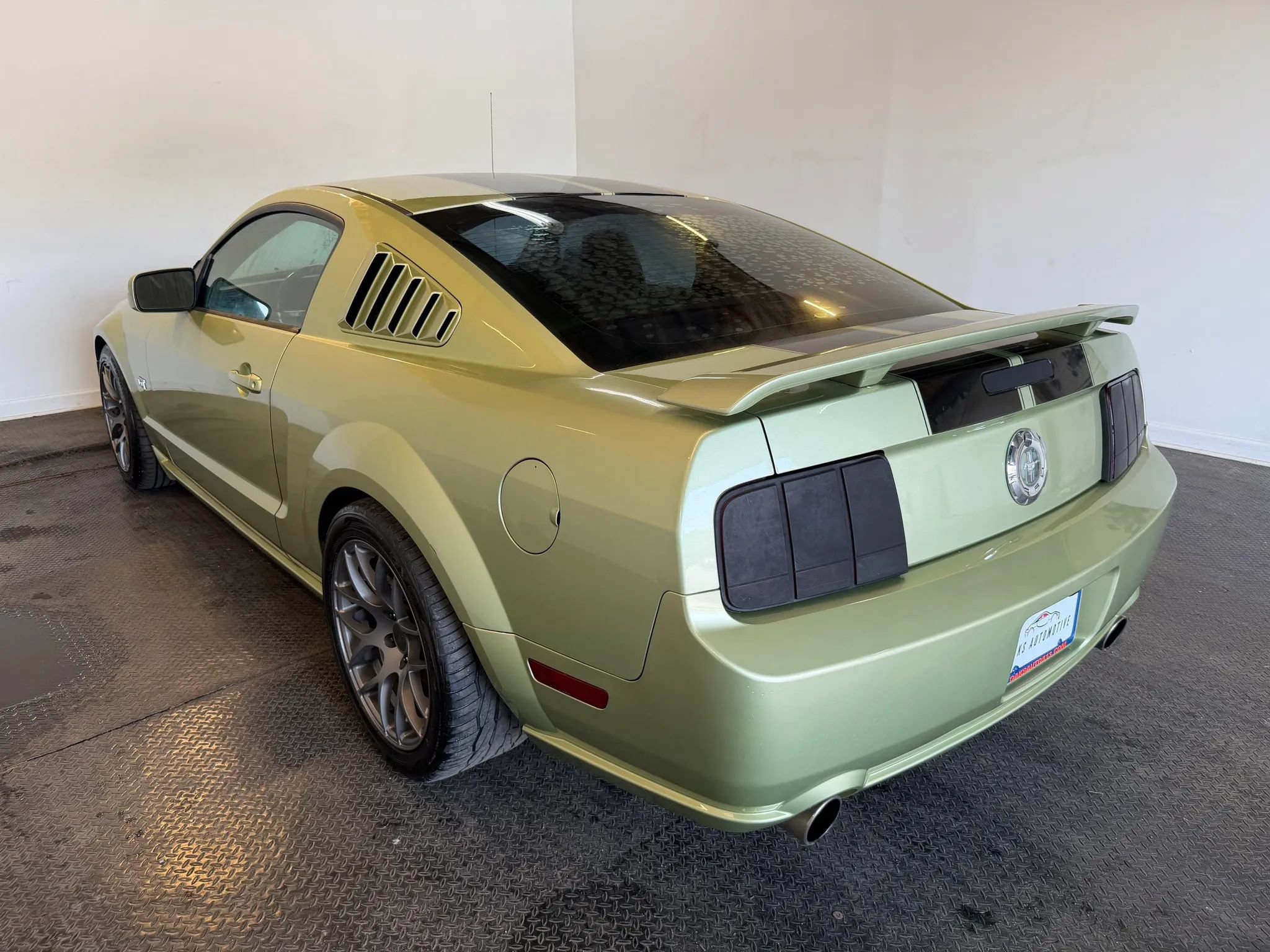 Used 2005 Ford Mustang GT Premium RWD image 5