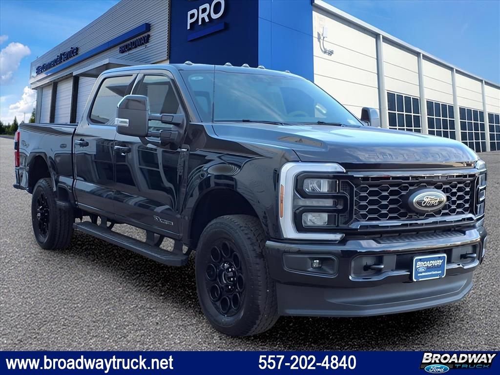 New 2026 Ford F250 Lariat w/ Black Appearance Package