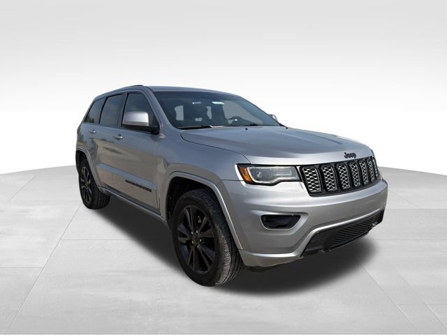 Used 2021 Jeep Grand Cherokee Laredo X AWD/4WD image 3