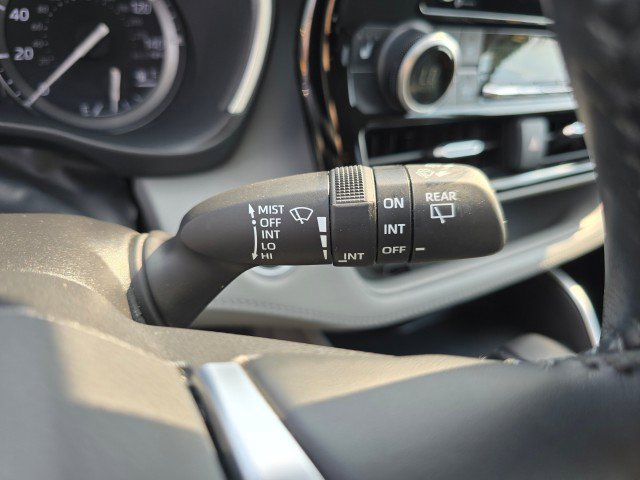 Used 2021 Toyota Highlander XLE image 31