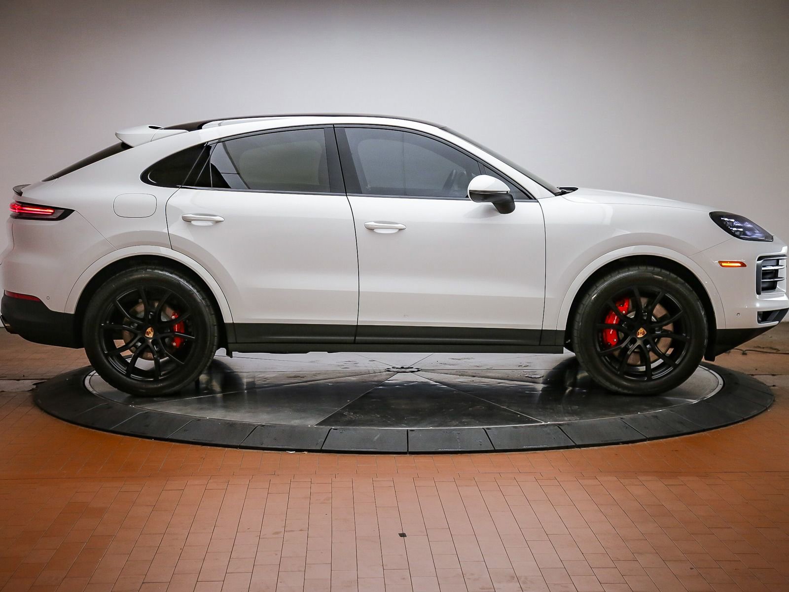 Certified 2026 Porsche Cayenne S AWD/4WD image 8