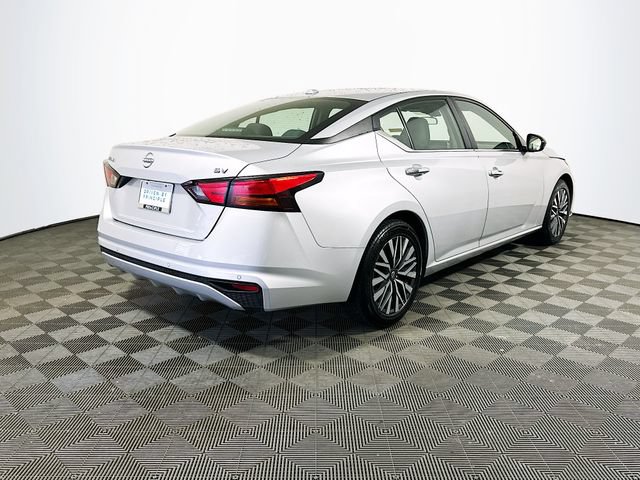 Used 2024 Nissan Altima 2.5 SV FWD image 8