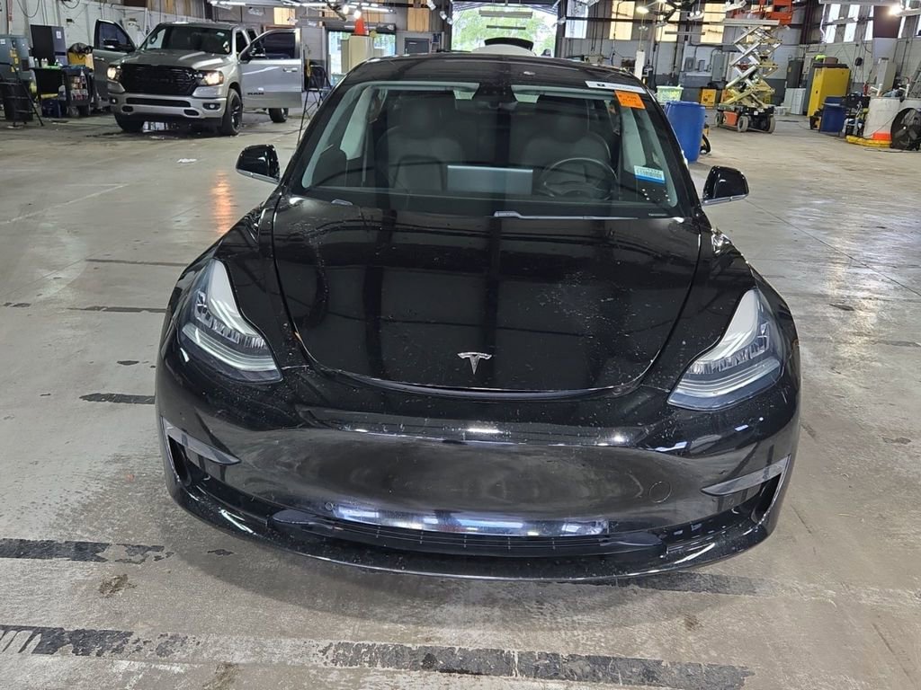 Used 2019 Tesla Model 3 Standard Range RWD image 2