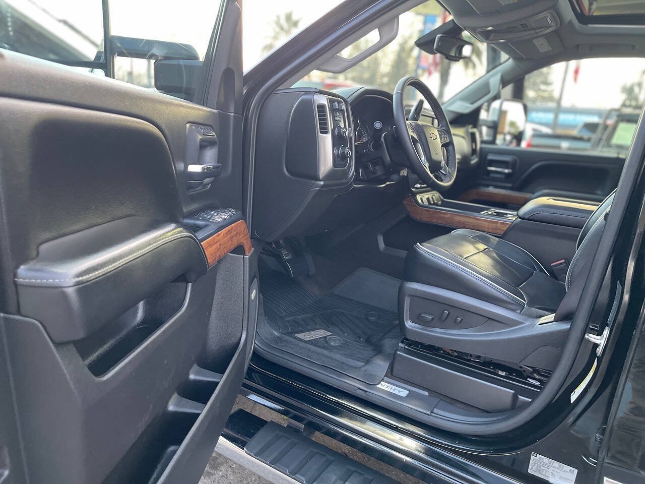 Used 2017 Chevrolet Silverado 3500 High Country w/ Duramax Plus Package AWD/4WD image 19