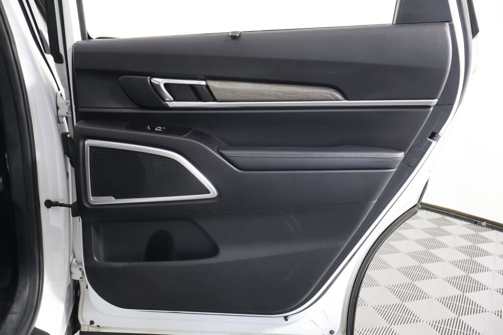 Used 2020 Kia Telluride EX image 19