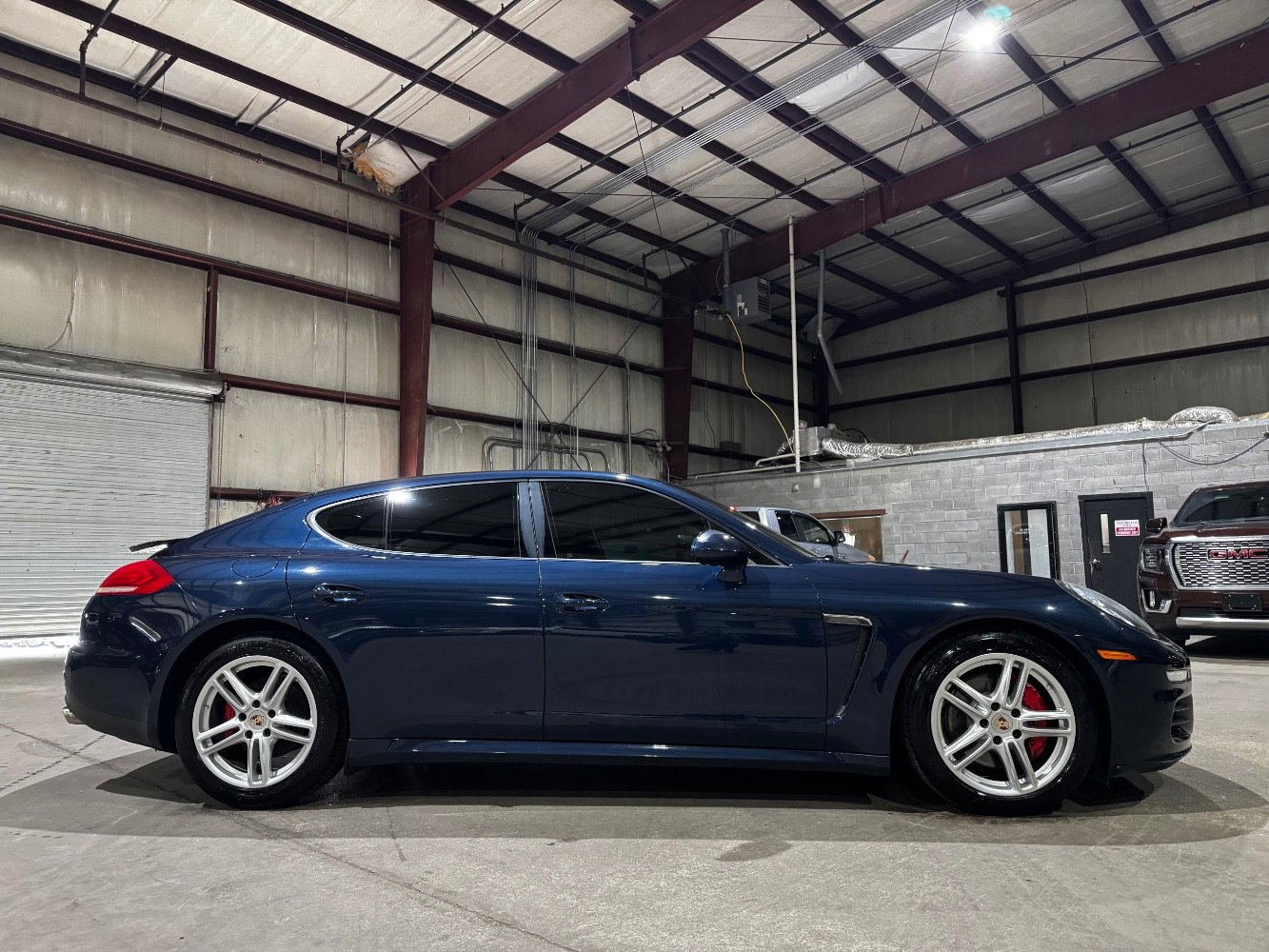 Used 2014 Porsche Panamera 4 AWD/4WD image 4