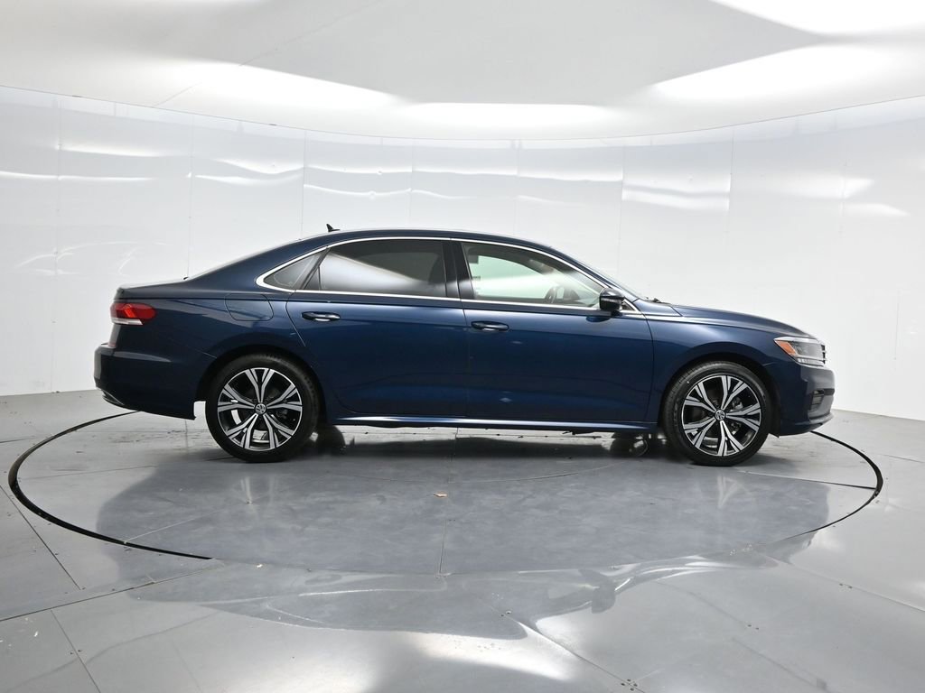 Used 2022 Volkswagen Passat 2.0T SE FWD image 28