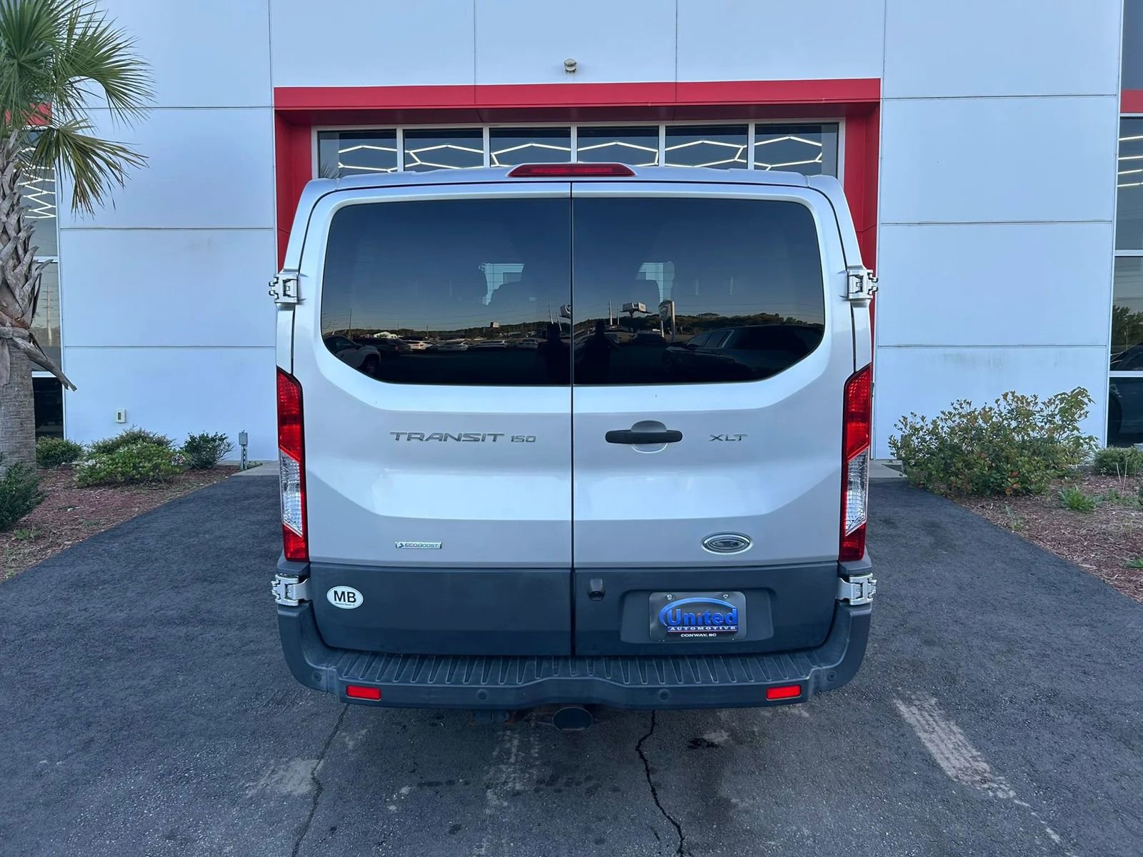 Used 2015 Ford Transit 150 XLT RWD image 5
