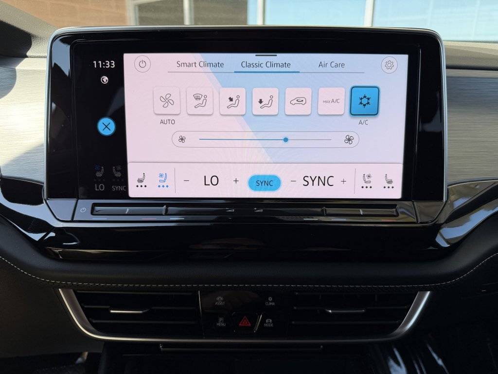 Used 2024 Volkswagen Atlas Cross Sport SE w/ Panoramic Sunroof Package FWD image 22