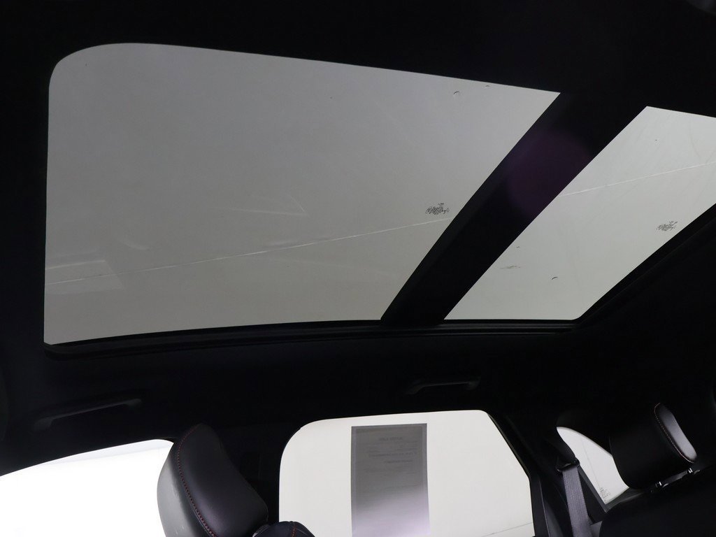 Used 2022 Ford Edge ST-Line w/ Class II Trailer Tow Package image 18