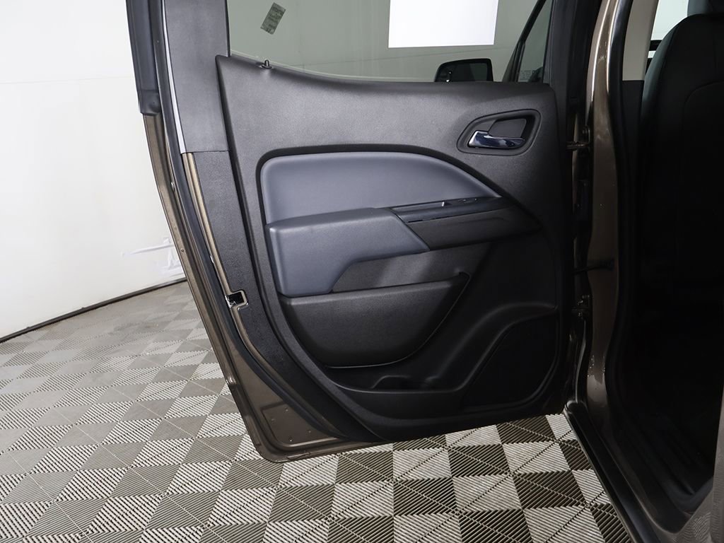 Used 2017 Chevrolet Colorado Z71 RWD image 19