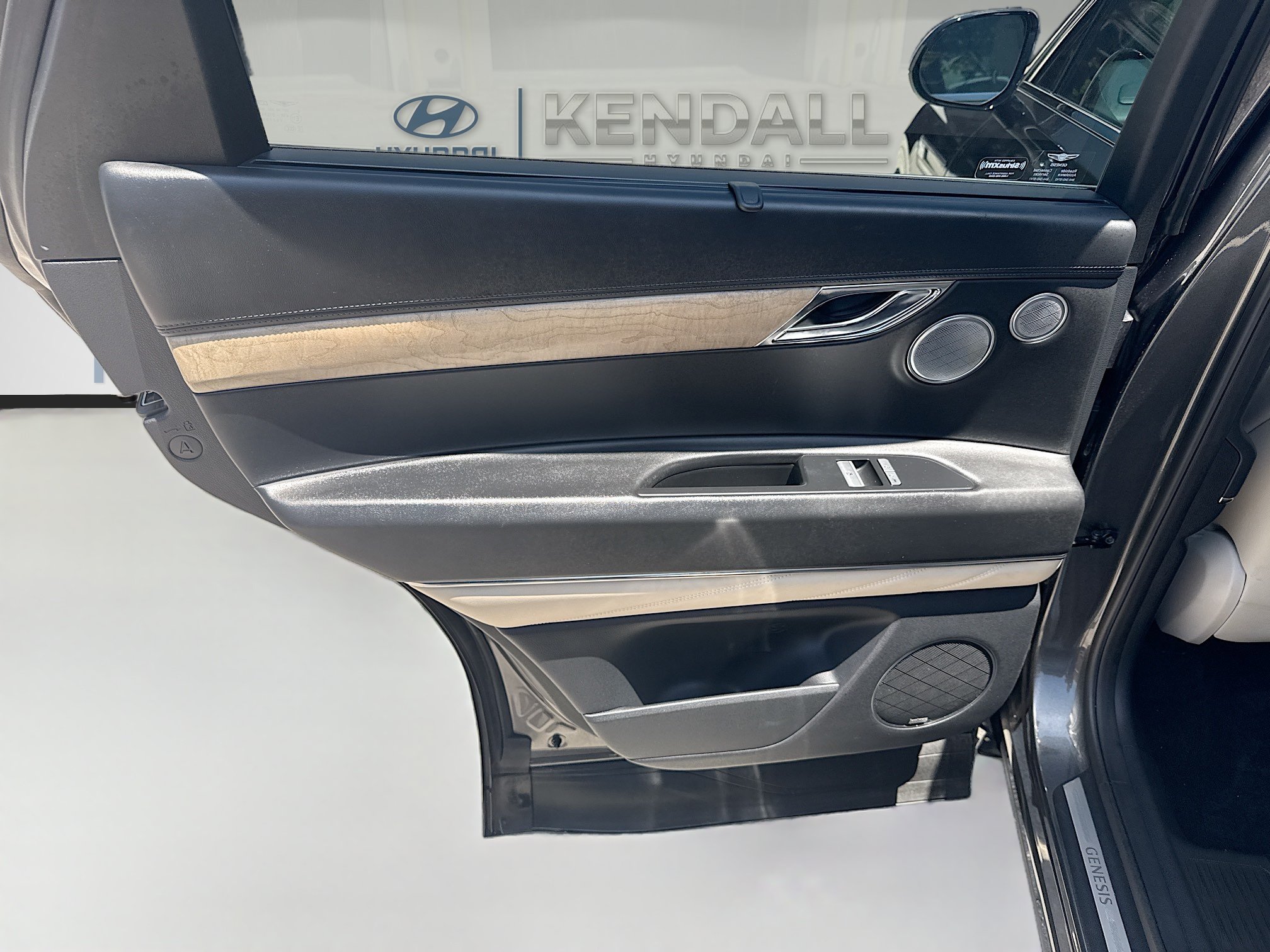 Used 2022 Genesis GV80 2.5T w/ Prestige Package 04 AWD/4WD image 23