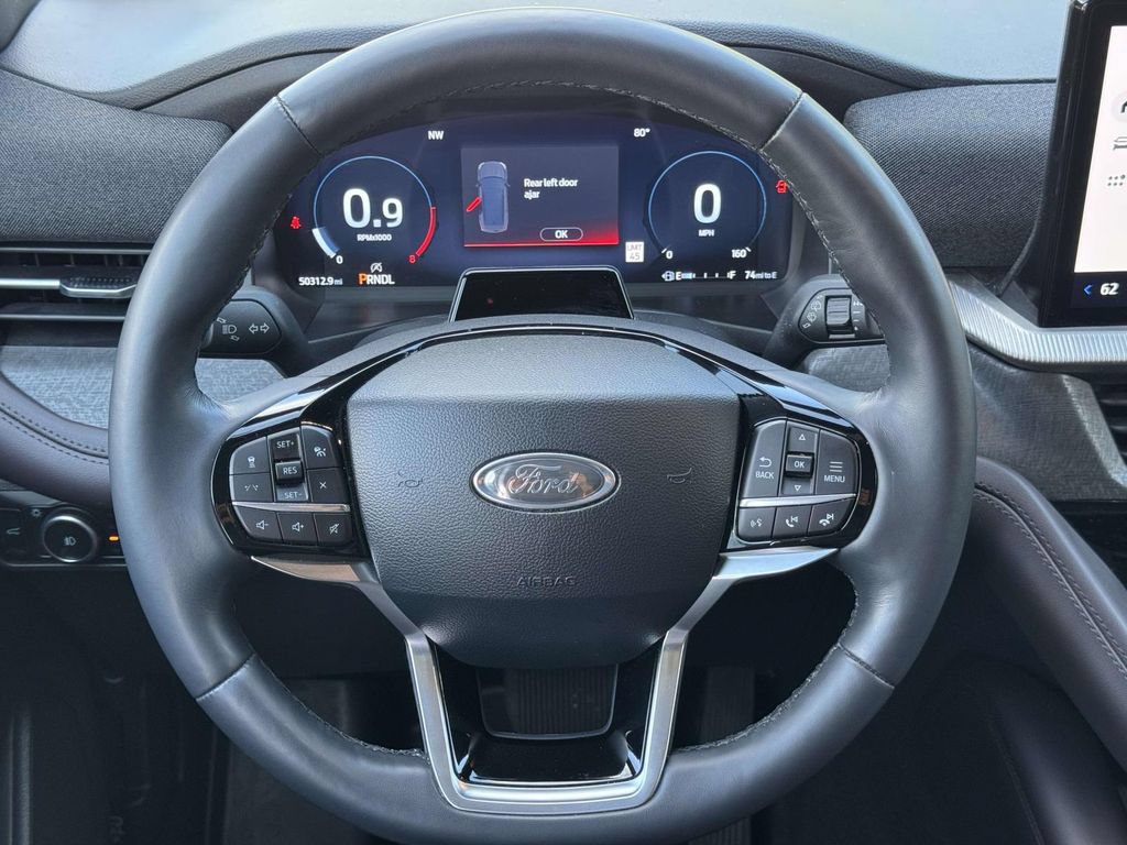 Used 2025 Ford Explorer Platinum AWD/4WD image 11