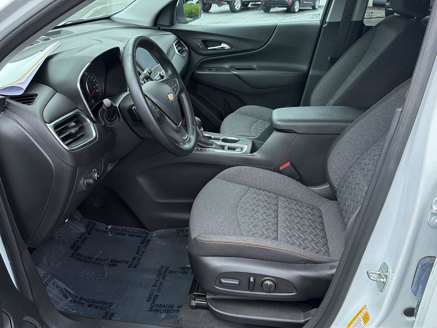 Used 2023 Chevrolet Equinox LT FWD image 10