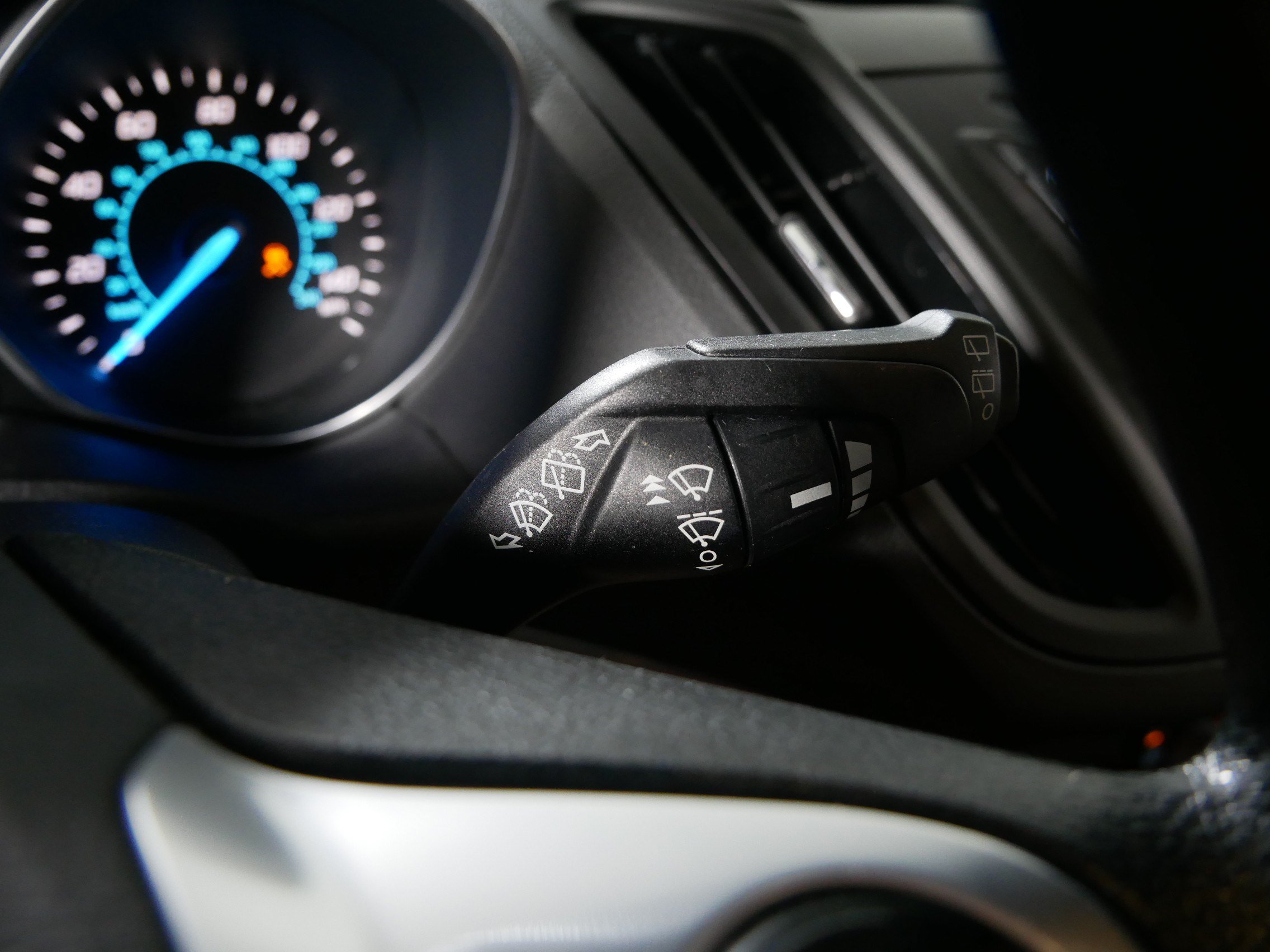 Used 2015 Ford Escape SE FWD image 30