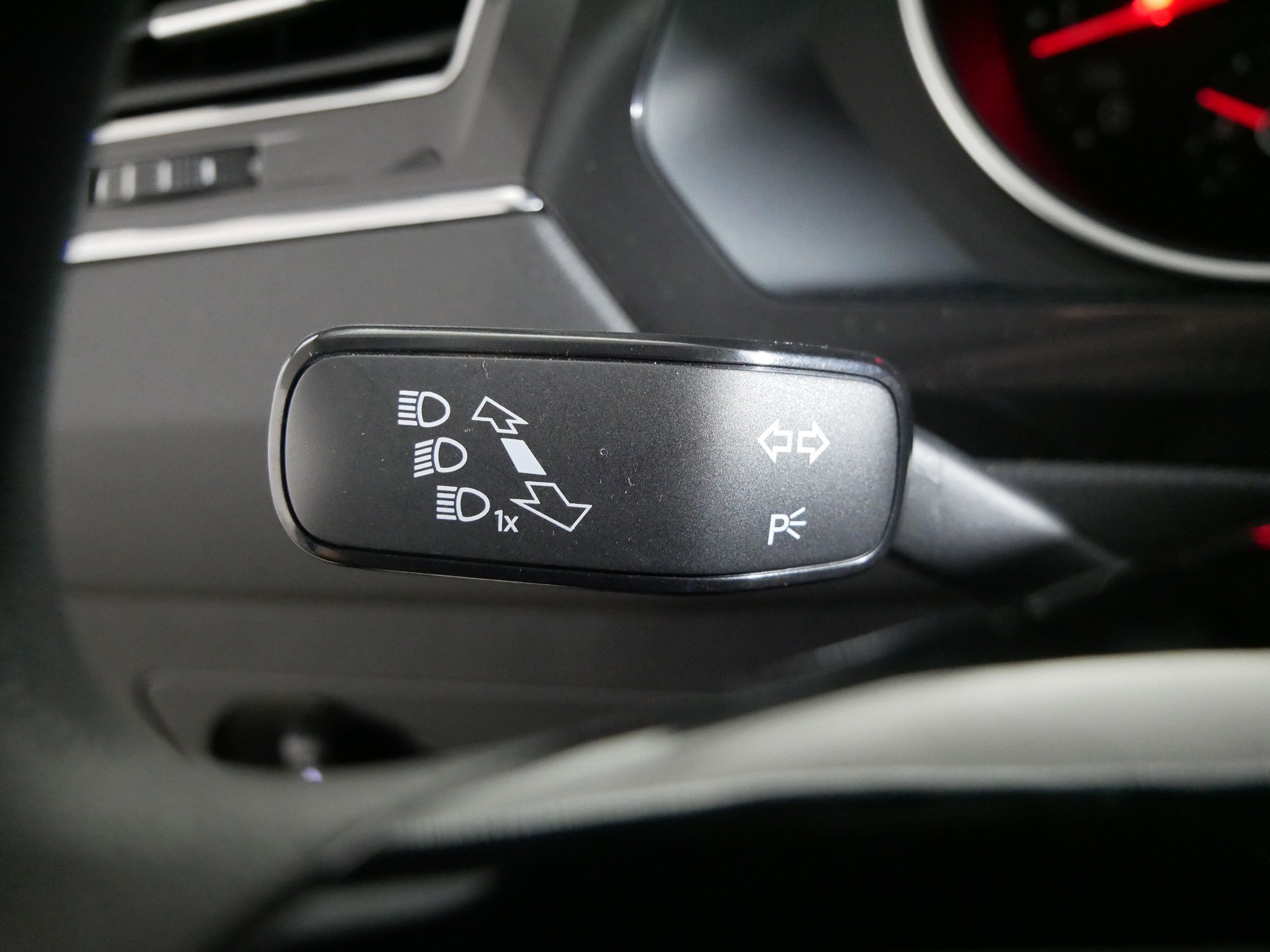 Used 2021 Volkswagen Tiguan S image 32