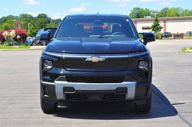 New 2025 Chevrolet Silverado EV LT AWD/4WD image 6