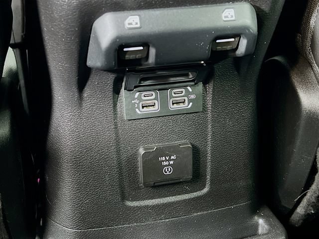 Used 2019 Jeep Wrangler Unlimited Sahara w/ Dual Top Group AWD/4WD image 33