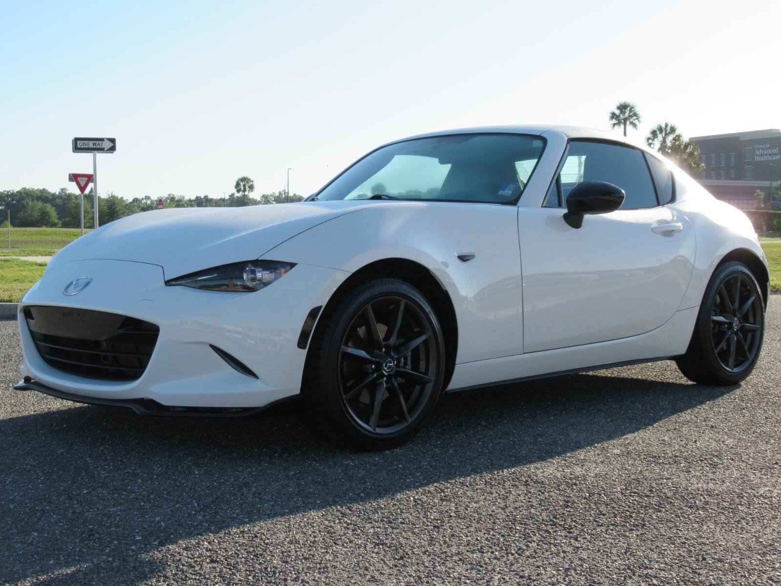 Used 2017 MAZDA MX-5 Miata RF Club RWD image 3