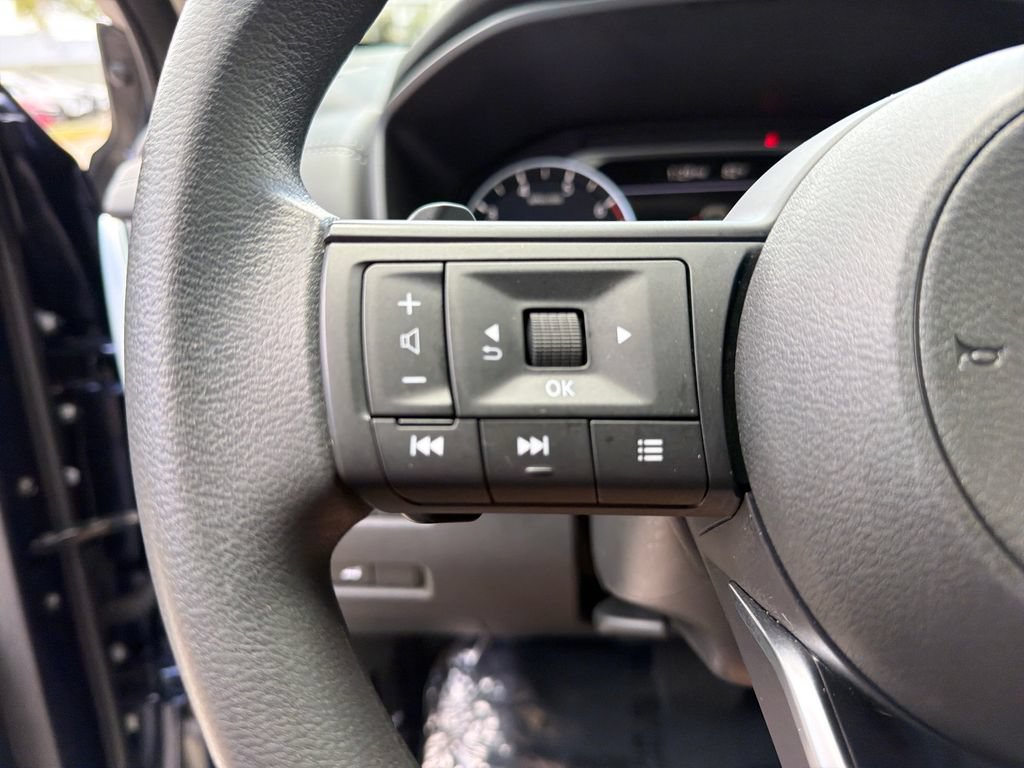 Certified 2024 Nissan Rogue SV FWD image 21