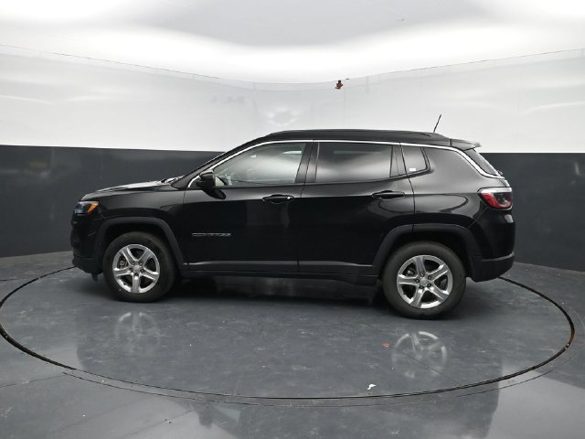 Used 2024 Jeep Compass Latitude AWD/4WD image 4