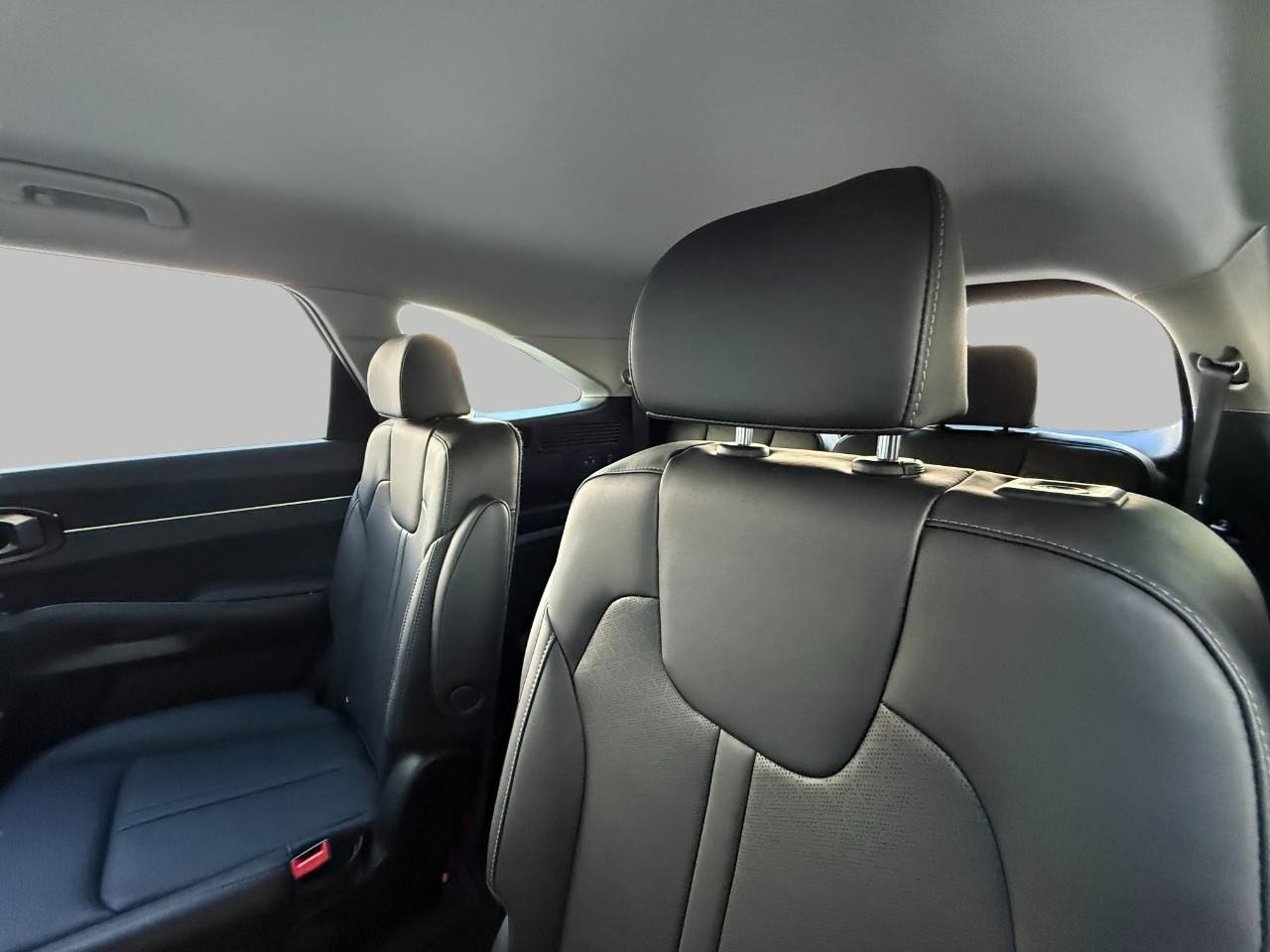 Used 2024 Kia Sorento EX image 26