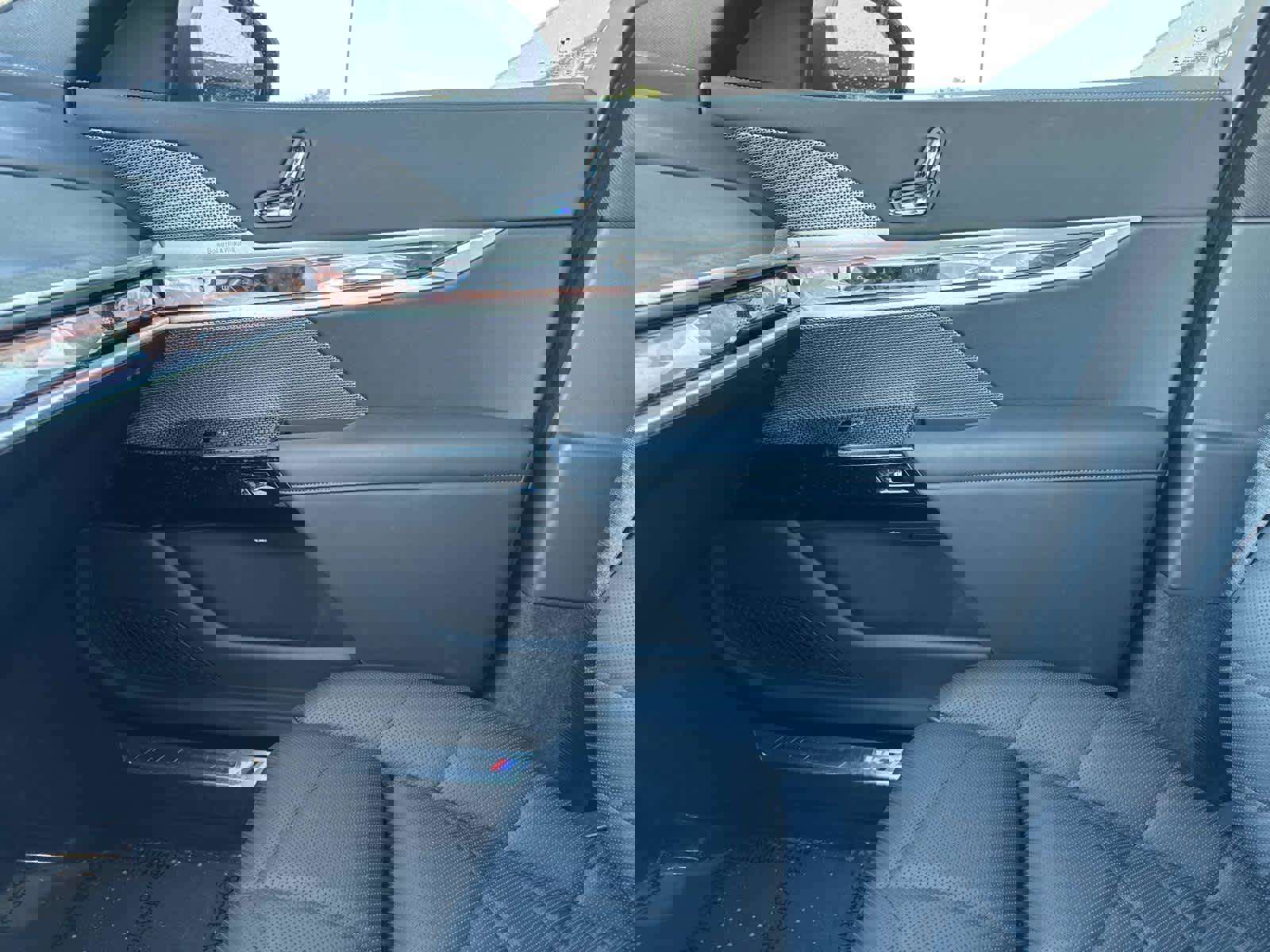 Certified 2023 BMW 740i image 21