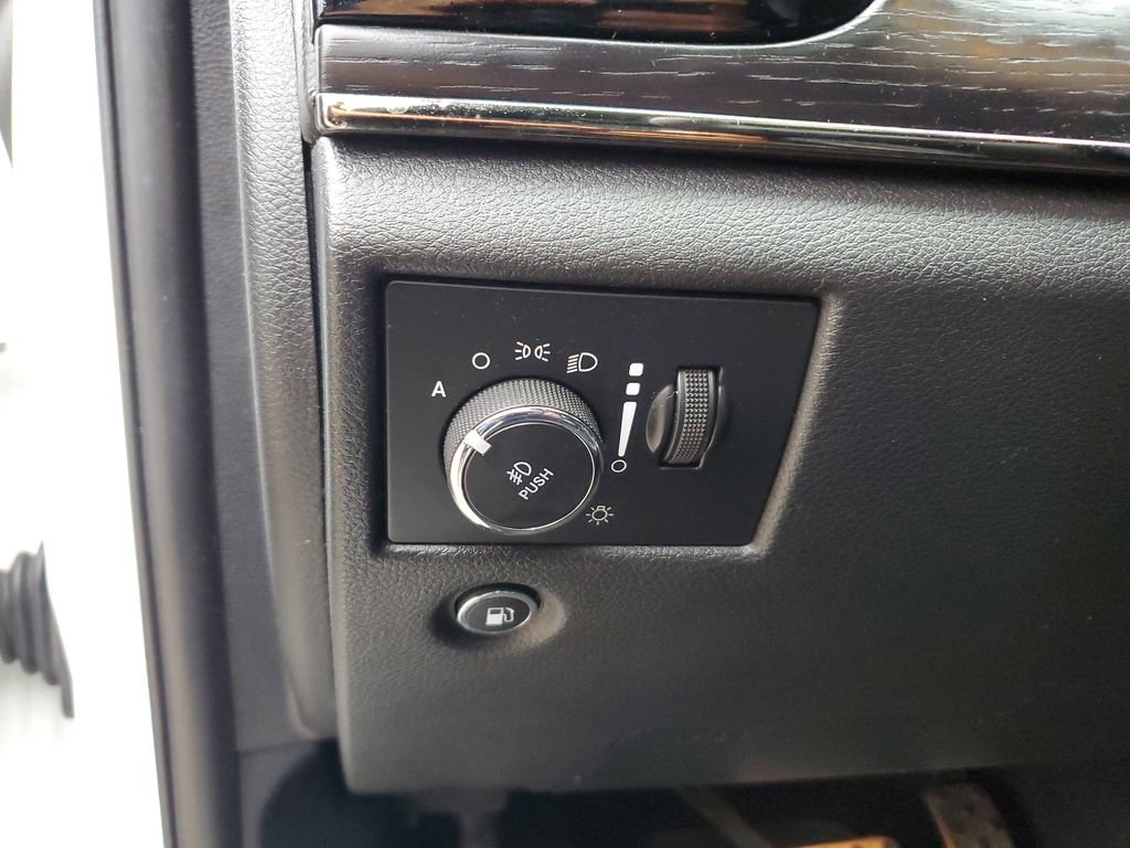 Used 2019 Jeep Grand Cherokee High Altitude AWD/4WD image 19