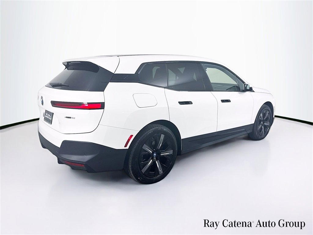 Used 2025 BMW iX xDrive50 w/ Premium Package image 7