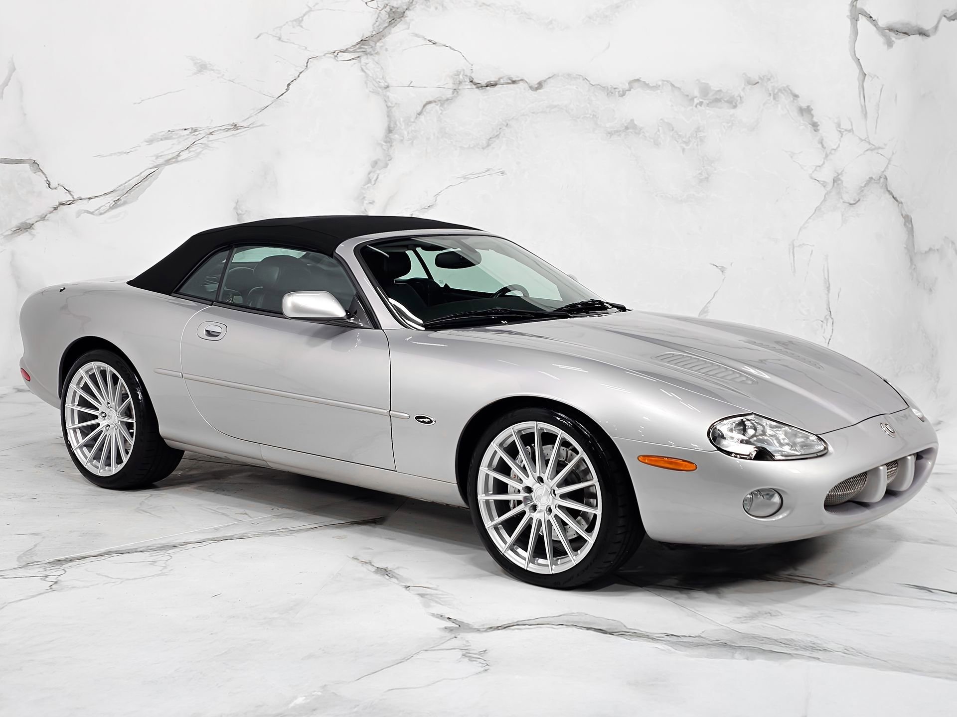 Used 2001 Jaguar XK8 Convertible RWD image 5