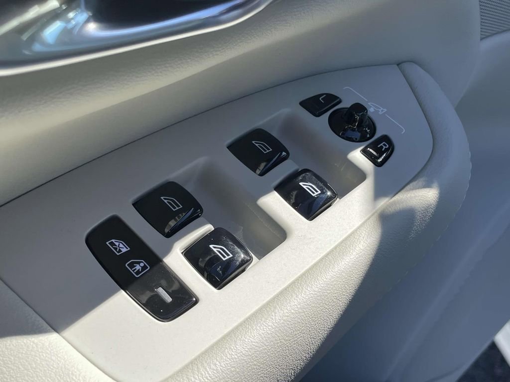 New 2026 Volvo XC90 B6 Ultra w/ Protection Package Premier image 6