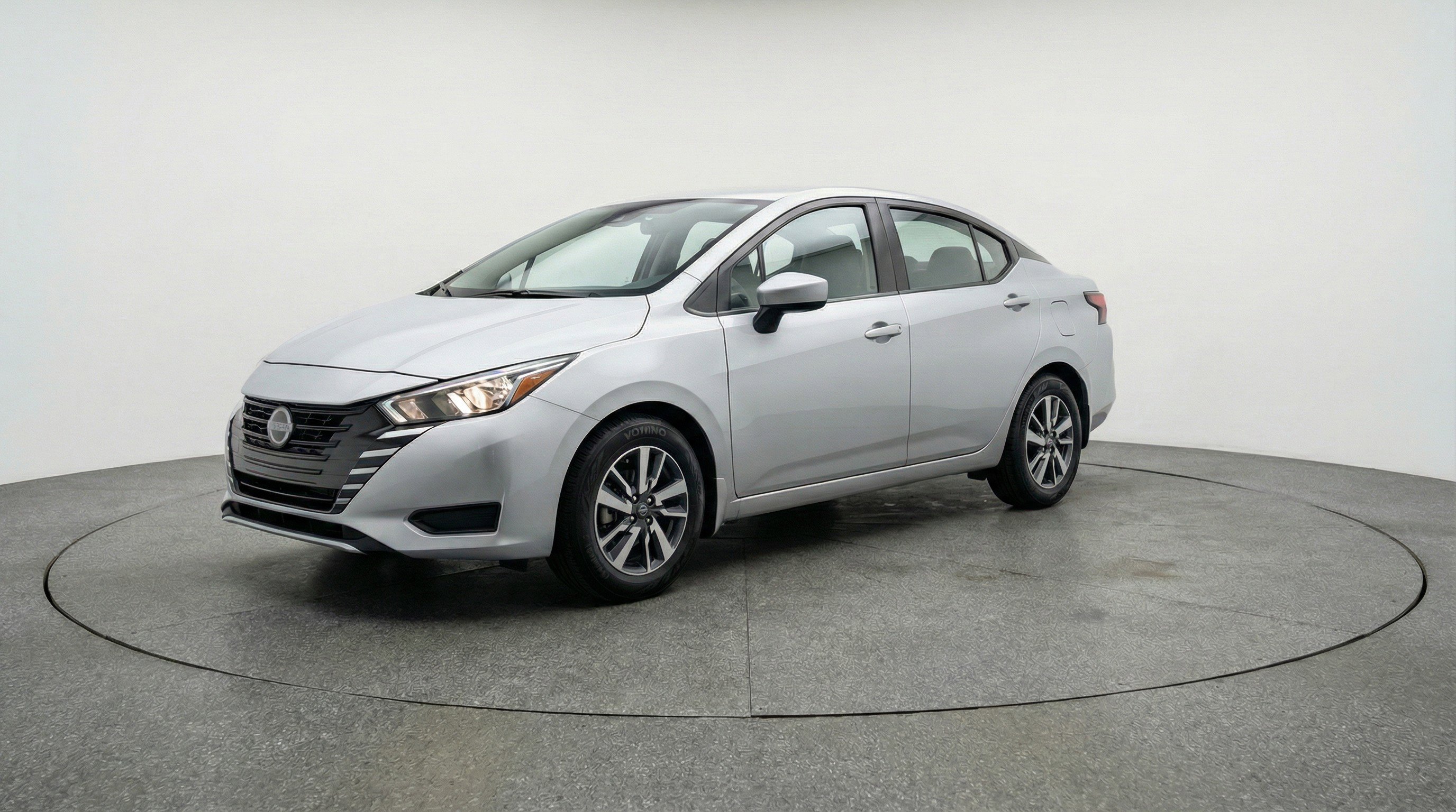 Used 2025 Nissan Versa SV FWD image 3