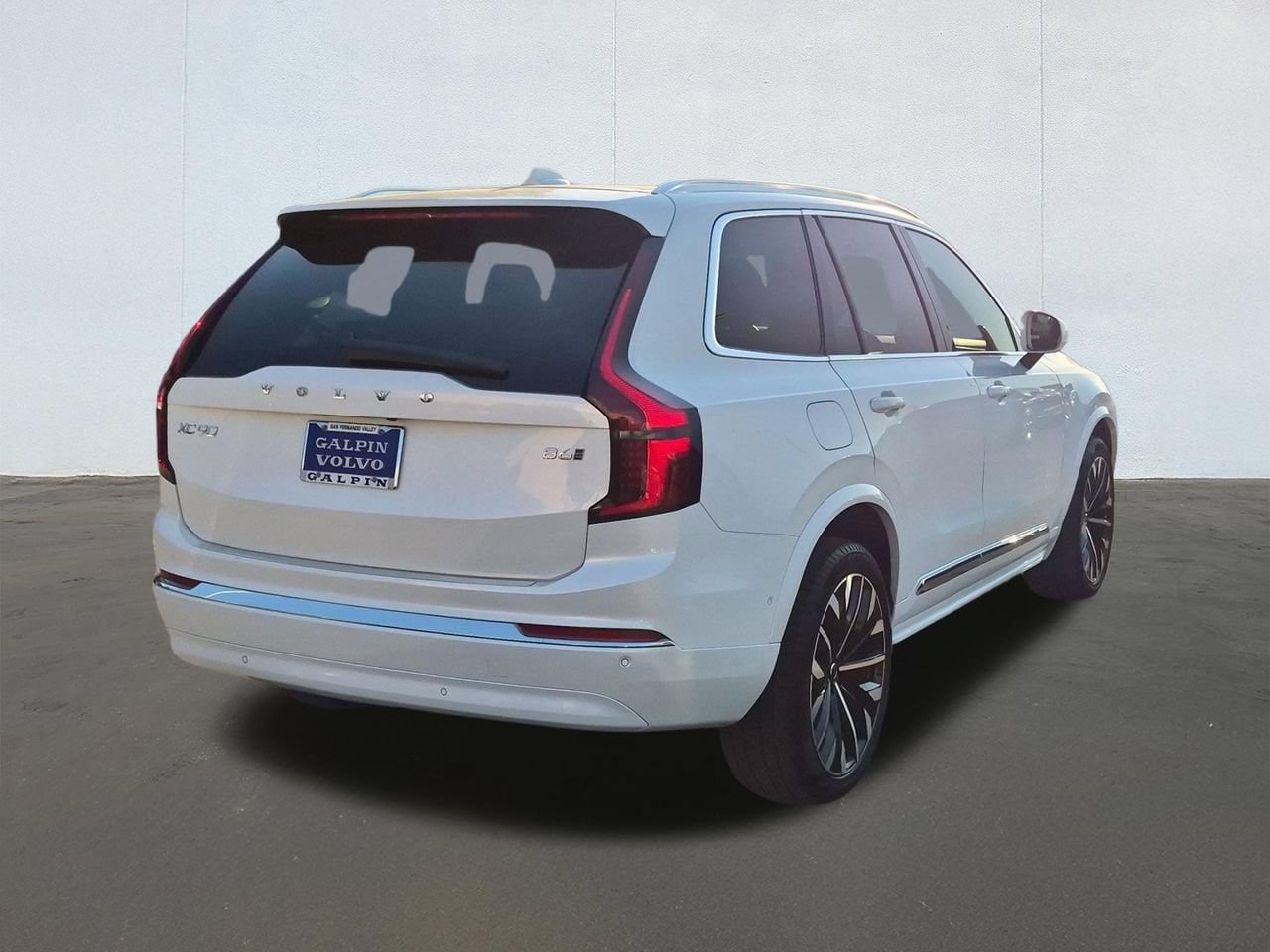 Certified 2026 Volvo XC90 B6 Plus AWD/4WD image 5