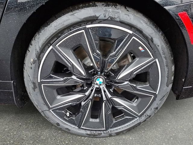 New 2026 BMW 750e xDrive image 8