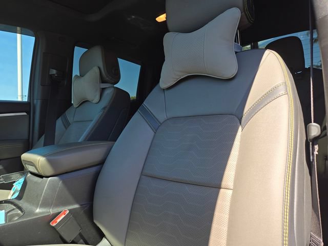 Used 2024 Chevrolet Colorado ZR2 w/ ZR2 Convenience Package III AWD/4WD image 12