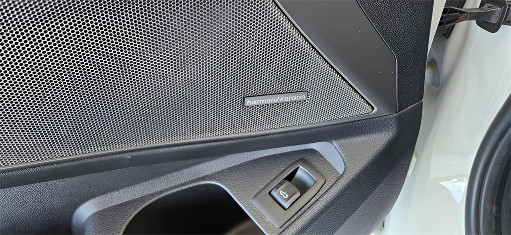 Used 2020 BMW 330i Sedan w/ Premium Package image 14