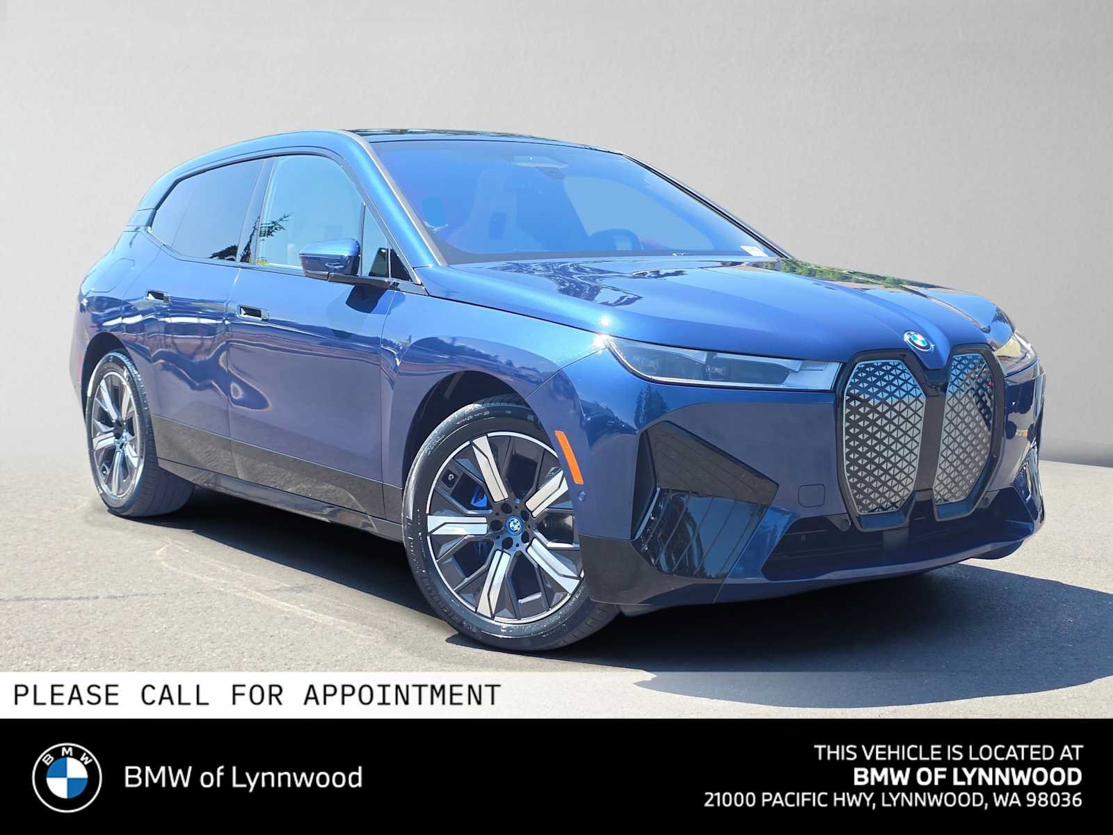 Used 2024 BMW iX xDrive50 w/ Sport Package AWD/4WD image 1
