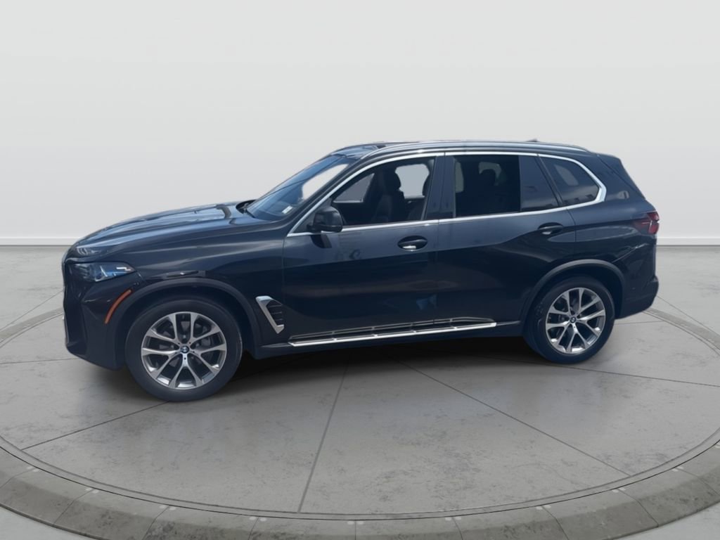 Used 2024 BMW X5 xDrive40i w/ Premium Package image 3