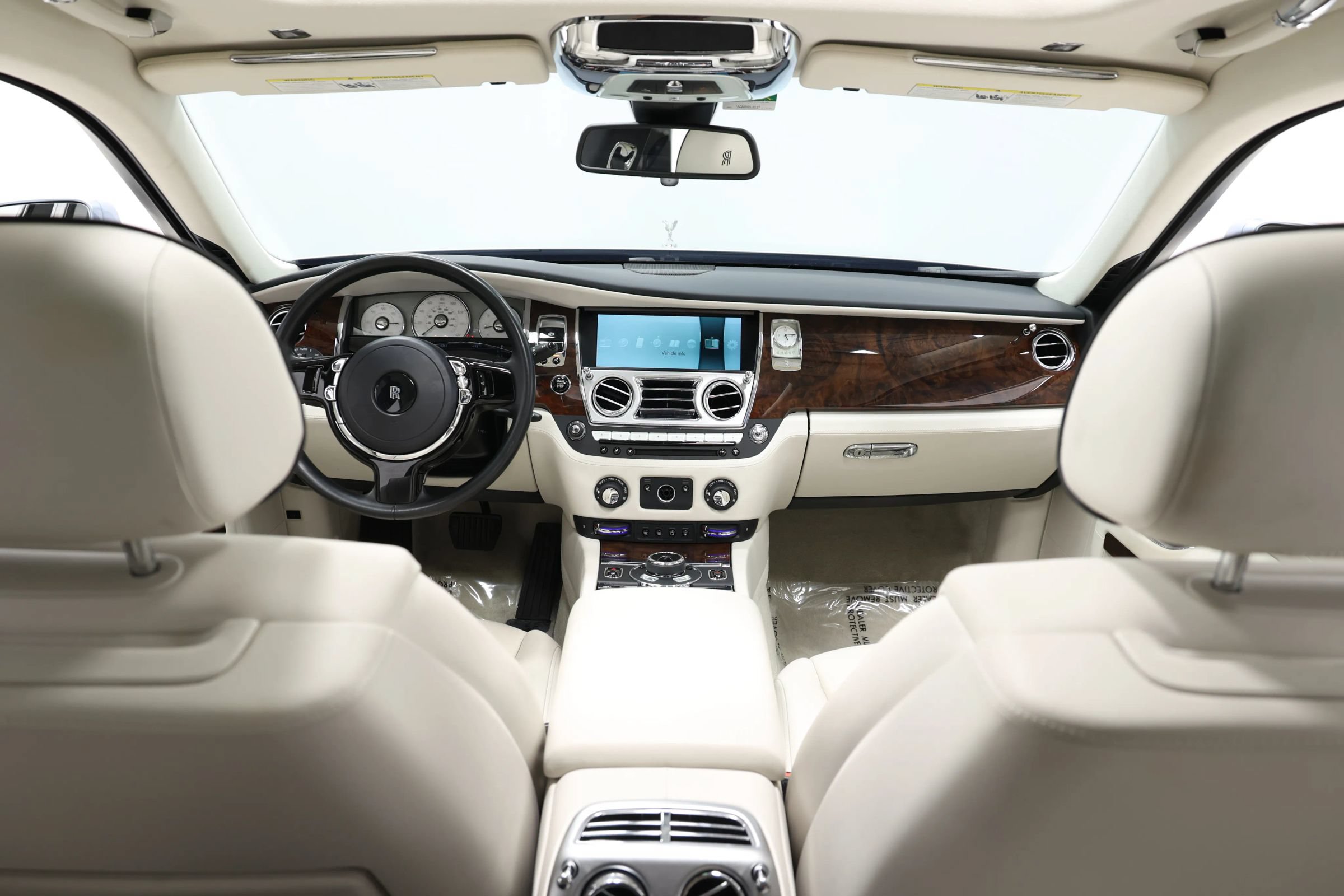 Used 2017 Rolls-Royce Ghost RWD image 27