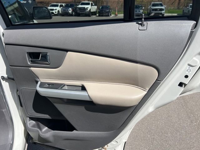 Used 2013 Ford Edge SEL FWD image 12