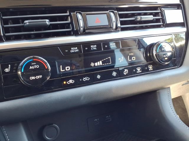 Used 2024 Nissan Pathfinder SV AWD/4WD image 24