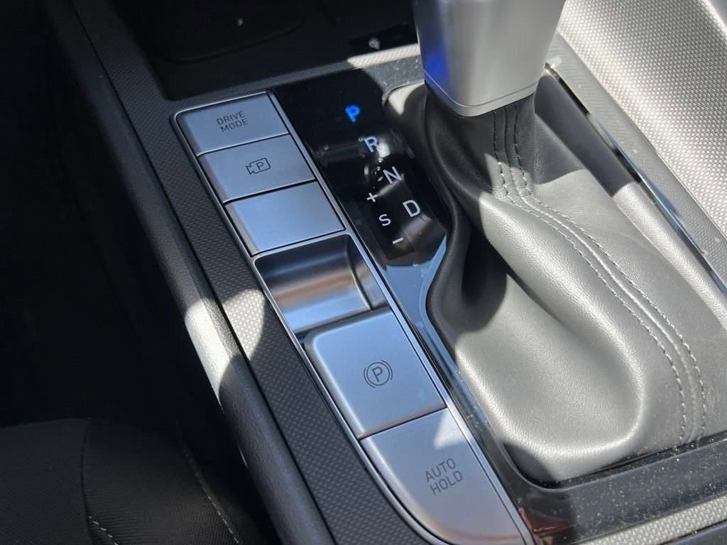 Used 2025 Hyundai Elantra Sport image 19