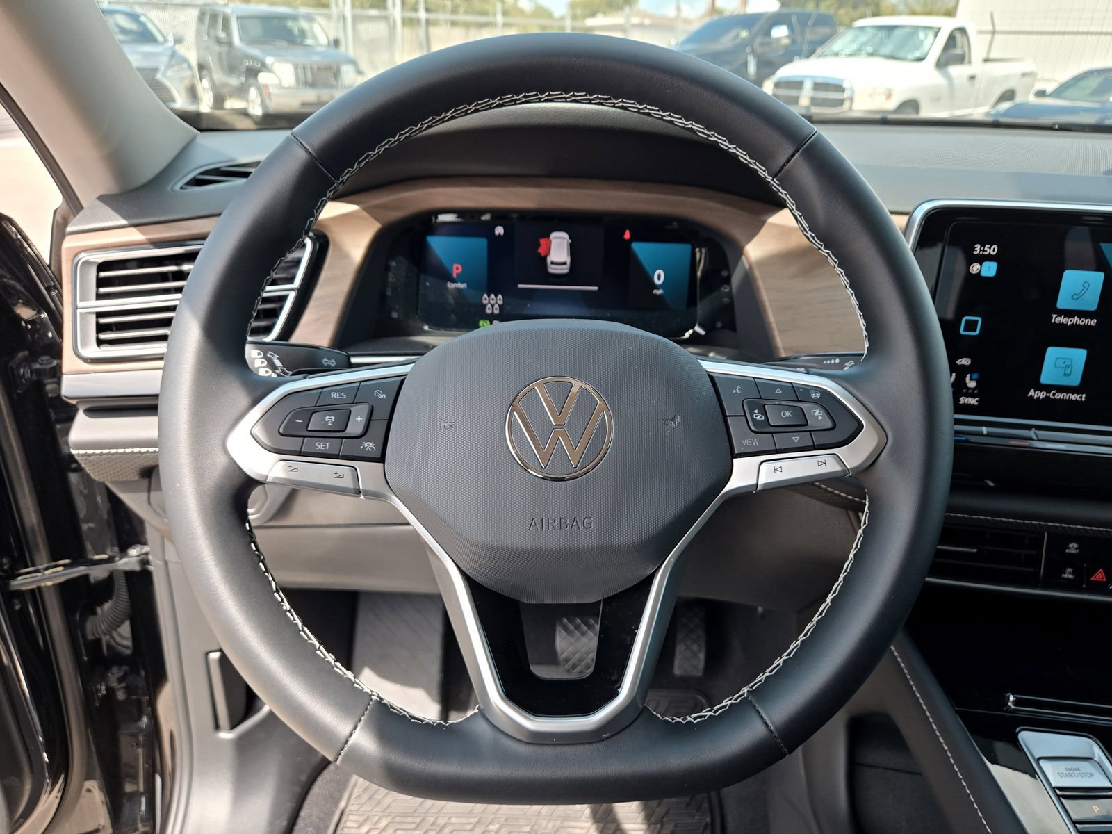 Used 2024 Volkswagen Atlas SE FWD image 10