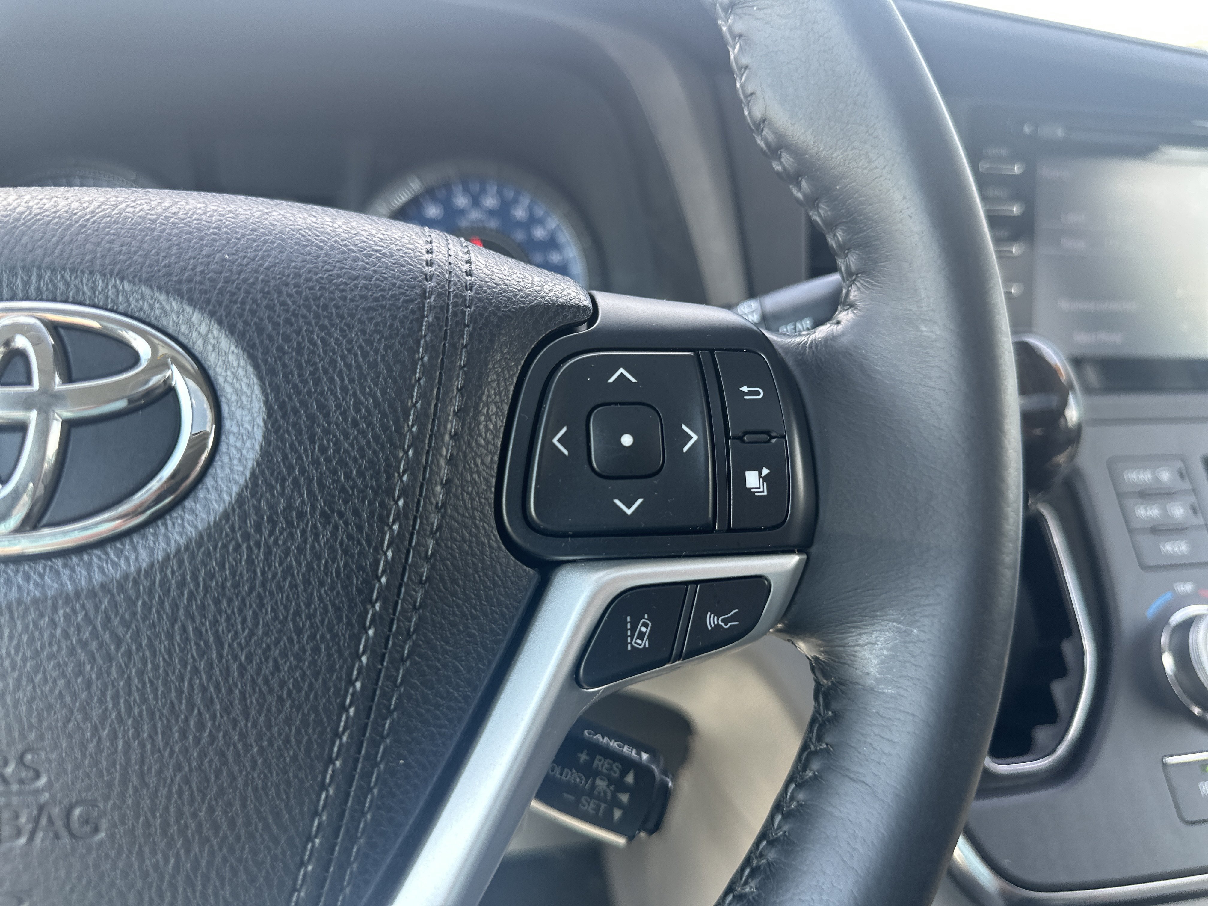 Used 2018 Toyota Sienna XLE w/ Protection Package FWD image 22