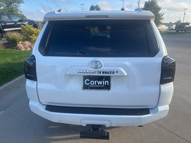 Used 2015 Toyota 4Runner SR5 Premium AWD/4WD image 5