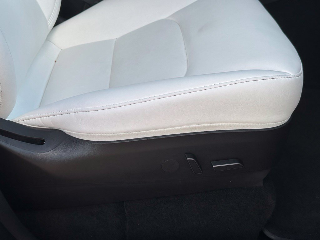 Used 2023 Tesla Model Y Performance AWD/4WD image 17