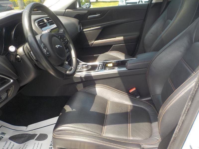 Used 2017 Jaguar XE Prestige image 18